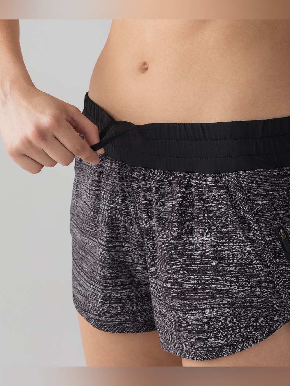 lululemon athletica Tracker Short IV Black Heathered Athletic Shorts Size 4